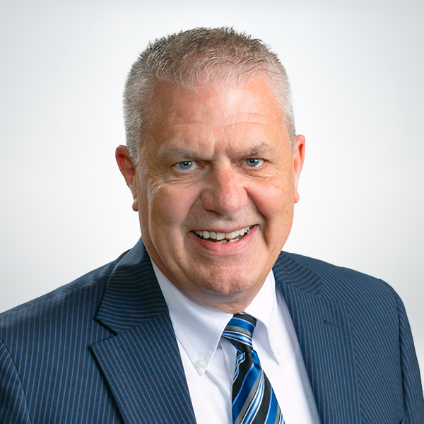 Headshot of Lon Kelling