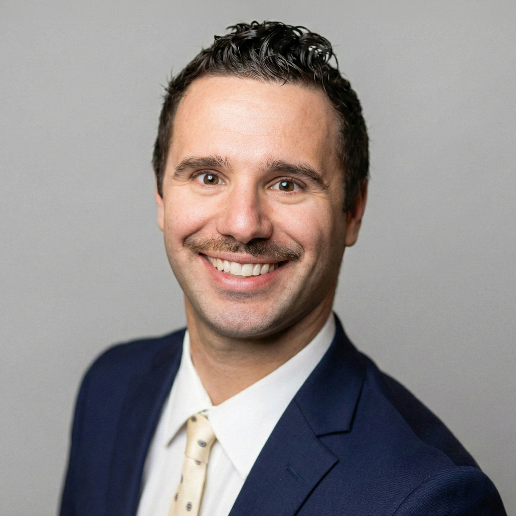 Headshot of Justin Lyons